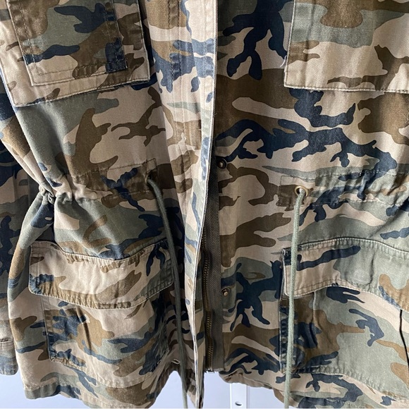 Fashion Nova s camouflage woman’s utitlity tie waist jacket long sleeve - Picture 14 of 17